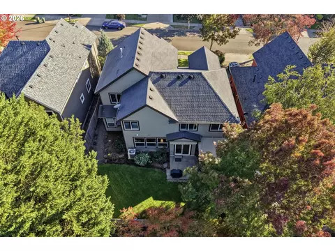 View/Area - 4913 E Masters Dr, Newberg, OR 97132 photo 2 of 5