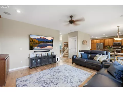 Living - 4913 E Masters Dr, Newberg, OR 97132 photo 6 of 6