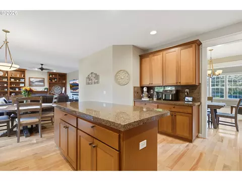 Kitchen - 4913 E Masters Dr, Newberg, OR 97132 photo 3 of 5