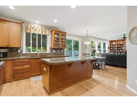 Kitchen - 4913 E Masters Dr, Newberg, OR 97132 photo 4 of 5