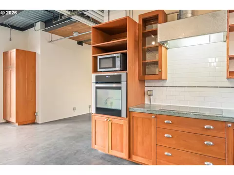 Kitchen - 321 Mill St #1, Eugene, OR 97401 photo 3 of 4