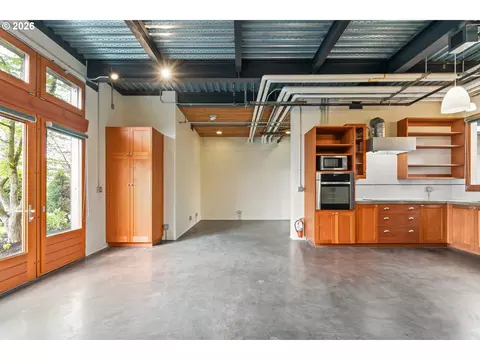 Living - 321 Mill St #1, Eugene, OR 97401 photo 3 of 8