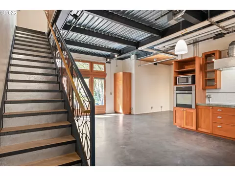 Living - 321 Mill St #1, Eugene, OR 97401 photo 4 of 8