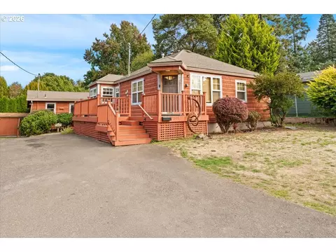 7303 SE Sherman St, Portland, OR 97215