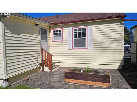 Exterior - 302 SE 2nd St, Enterprise, OR 97828 photo 1 of 5