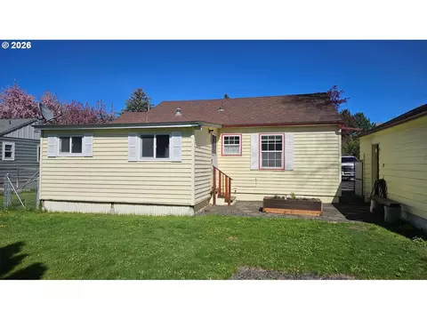 Exterior - 302 SE 2nd St, Enterprise, OR 97828 photo 4 of 5