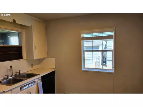 Kitchen - 302 SE 2nd St, Enterprise, OR 97828 photo 2 of 2