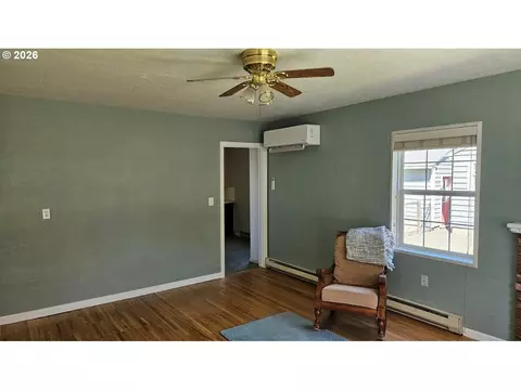Living - 302 SE 2nd St, Enterprise, OR 97828 photo 1 of 3