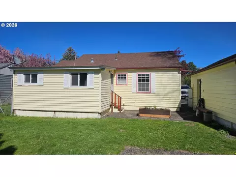 Exterior - 302 SE 2nd St, Enterprise, OR 97828 photo 3 of 5