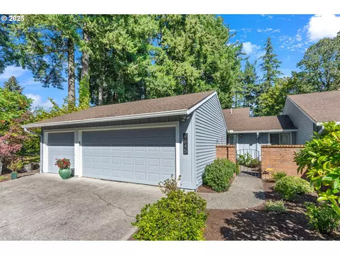 9645 SW Brentwood Pl, Portland, OR 97224