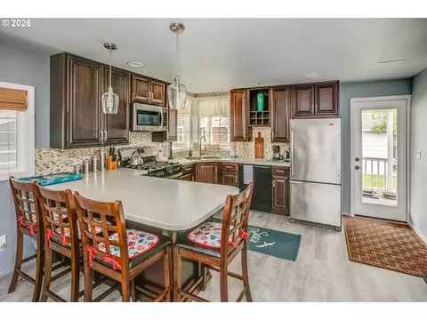 Kitchen - 144 6th Ave, Seaside, OR 97138 photo 3 of 5