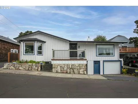 144 6th Ave, Seaside, OR 97138