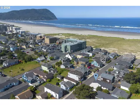 View/Area - 144 6th Ave, Seaside, OR 97138 photo 1 of 5