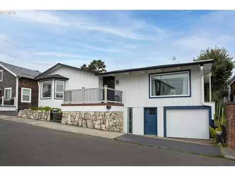 Exterior - 144 6th Ave, Seaside, OR 97138 photo 2 of 10