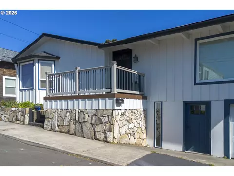Exterior - 144 6th Ave, Seaside, OR 97138 photo 3 of 10