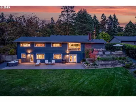 10523 S Hood Ave, Portland, OR 97219