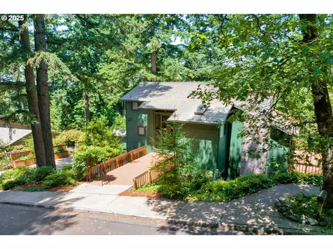 3574 Spring Blvd, Eugene, OR 97405