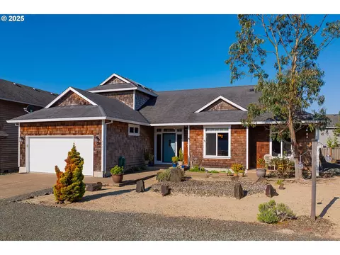 9940 Shore Pine Ln, Manzanita, OR 97130