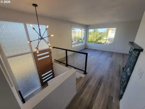 Living - 2460 W 21st Ave, Eugene, OR 97405 photo 1 of 7