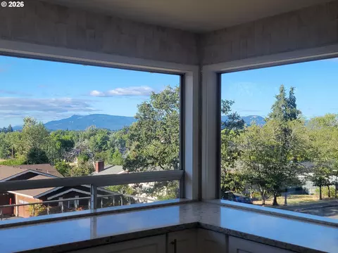 View/Area - 2460 W 21st Ave, Eugene, OR 97405 photo 1 of 1