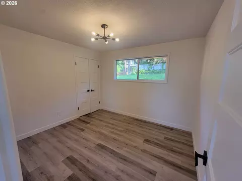Bedroom - 2460 W 21st Ave, Eugene, OR 97405 photo 2 of 8