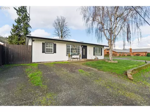 271 NW Sherry St, Winston, OR 97496