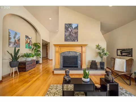 Living - 85898 Lorane Hwy, Eugene, OR 97405 photo 3 of 4