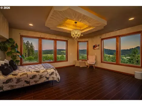 Bedroom - 85898 Lorane Hwy, Eugene, OR 97405 photo 2 of 5