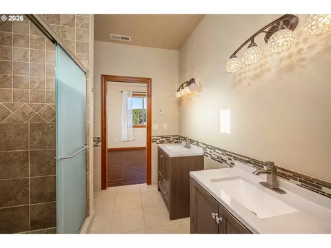 Bath - 85898 Lorane Hwy, Eugene, OR 97405 photo 6 of 6