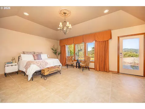 Bedroom - 85898 Lorane Hwy, Eugene, OR 97405 photo 1 of 5