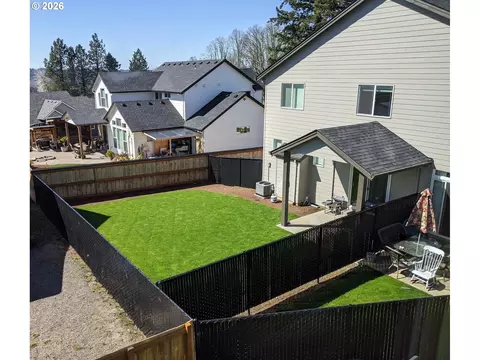 Exterior - 690 E 1st Ave, Estacada, OR 97023 photo 2 of 3