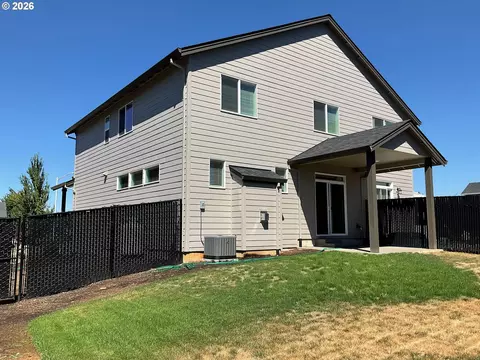 Exterior - 690 E 1st Ave, Estacada, OR 97023 photo 3 of 3