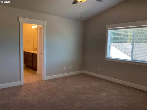 Bedroom - 690 E 1st Ave, Estacada, OR 97023 photo 1 of 4