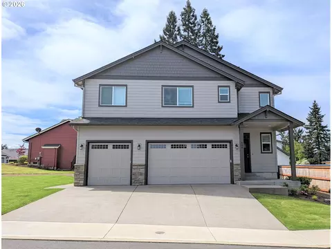 690 E 1st Ave, Estacada, OR 97023