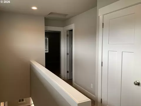 Entry Way - 690 E 1st Ave, Estacada, OR 97023 photo 3 of 3