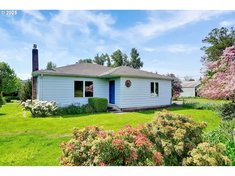 264 Monson Rd NE, Silverton, OR 97381