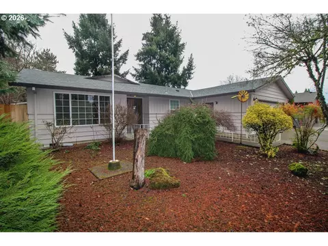 731 NW Baker Creek Rd, Mcminnville, OR 97128