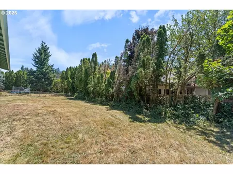 Exterior - 38938 Long Cir, Sandy, OR 97055 photo 7 of 9