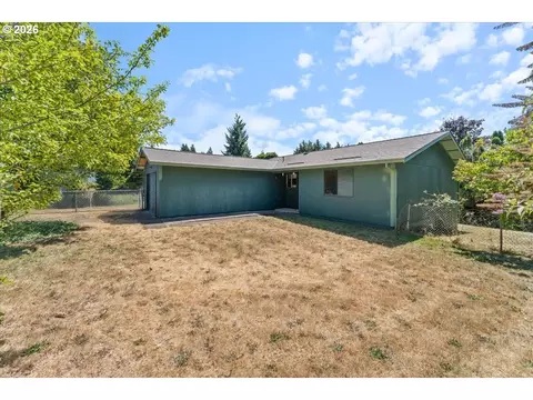 Exterior - 38938 Long Cir, Sandy, OR 97055 photo 3 of 9