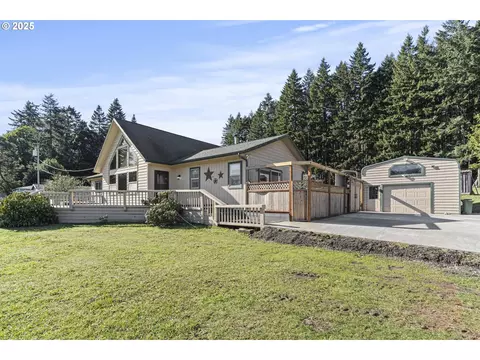 889 H Ave, Powers, OR 97466