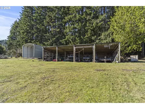 889 H Ave, Powers, OR 97466 photo 23