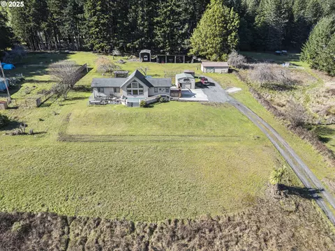 889 H Ave, Powers, OR 97466 photo 41