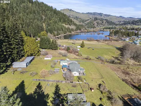 889 H Ave, Powers, OR 97466 photo 37