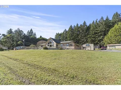 889 H Ave, Powers, OR 97466 photo 31