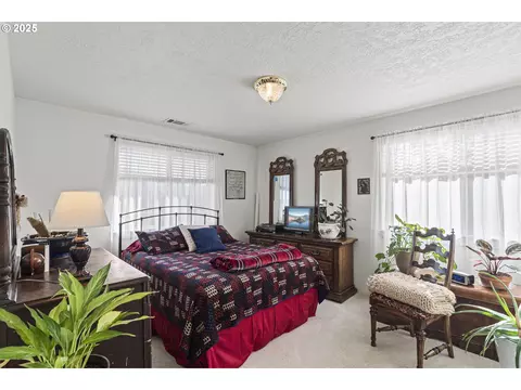 889 H Ave, Powers, OR 97466 photo 30