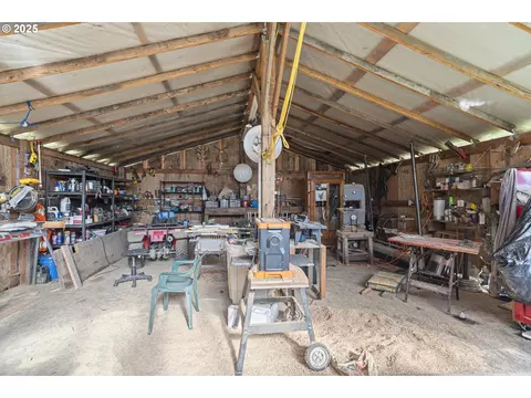 889 H Ave, Powers, OR 97466 photo 26