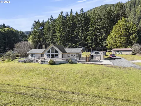 889 H Ave, Powers, OR 97466 photo 40