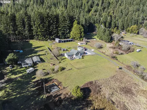 889 H Ave, Powers, OR 97466 photo 36