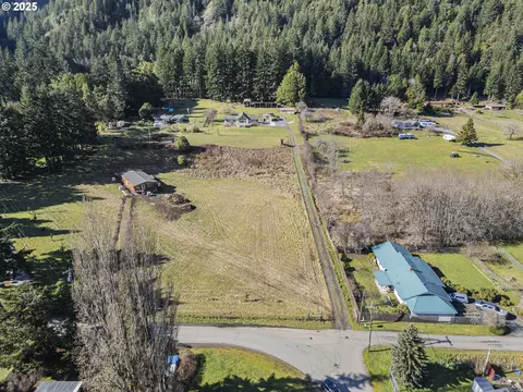 889 H Ave, Powers, OR 97466 photo 34