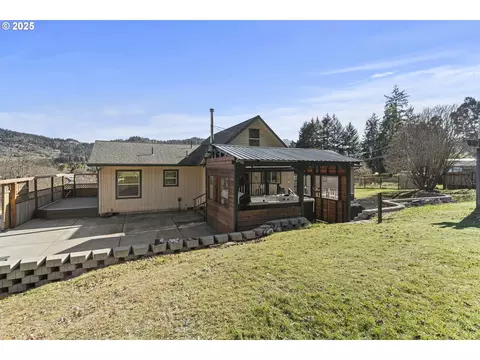 889 H Ave, Powers, OR 97466 photo 24